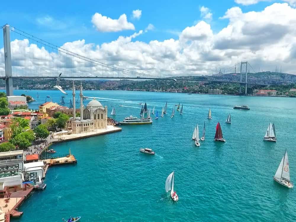 Discover Istanbul: Bosphorus Cruise with Daytime or Sunset Options | ®ExcursionMania