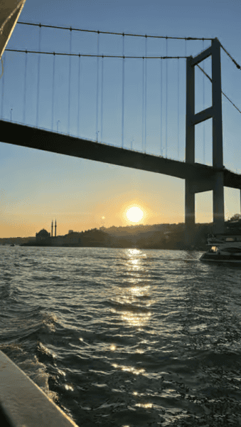 Discover Istanbul: Bosphorus Cruise with Daytime or Sunset Options | ®ExcursionMania