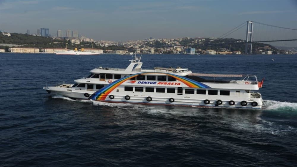 Istanbul: Bosphorus Sightseeing Cruise with Sunset Option | ®ExcursionMania