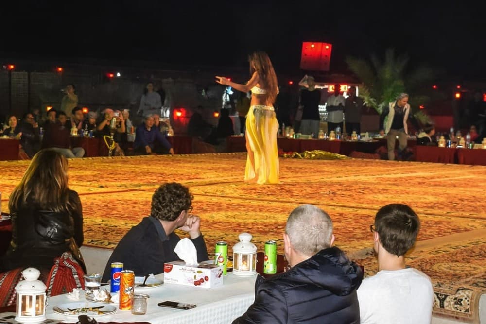 Dubai: Red Dune Safari Camel Ride Sandboarding and Dinner | ®ExcursionMania