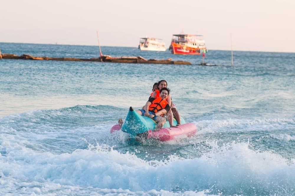 Hurghada: Snorkeling Dolphin Watching & Banana Boat Fun | ®ExcursionMania