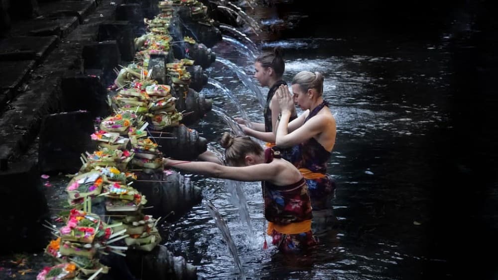 Tirta Empul: Temple Tour with Optional Spiritual Cleansing | ®ExcursionMania