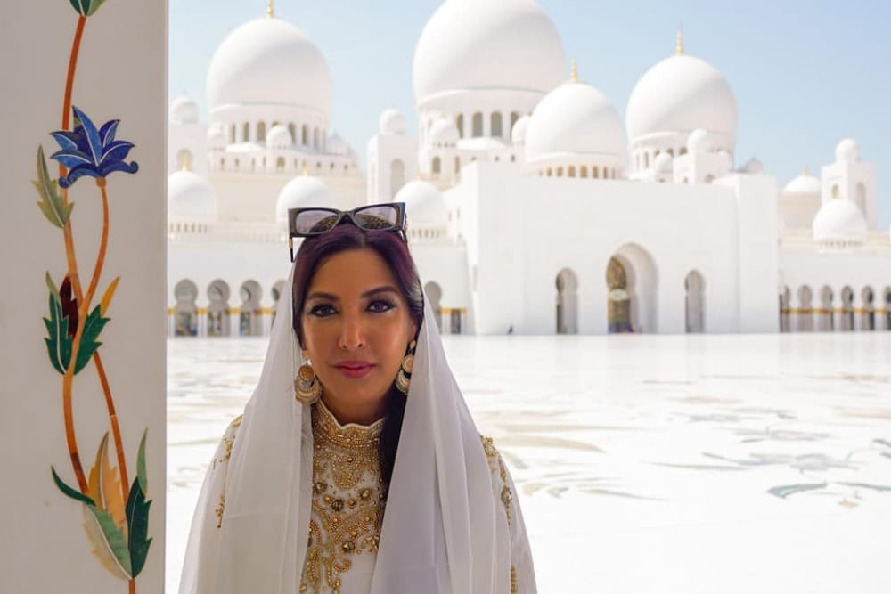 From Dubai: Abu Dhabi Sheikh Zayed Mosque and Qasr Al Watan | ®ExcursionMania