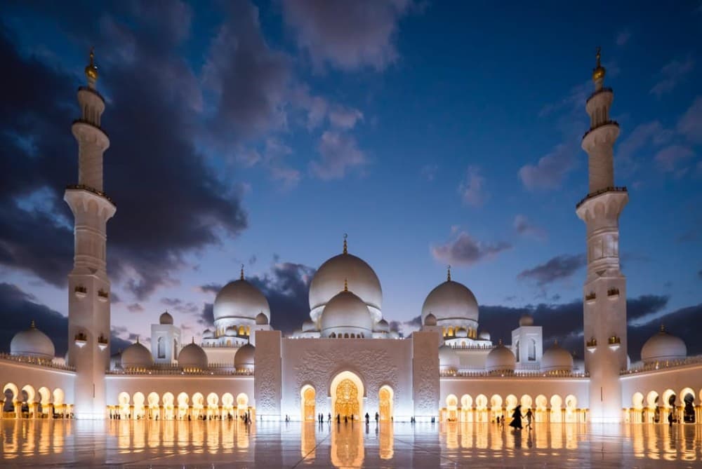 Abu Dhabi City Tour with Qasr Al Watan | ®ExcursionMania