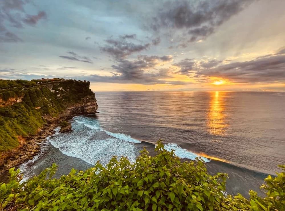 Bali: Uluwatu Temple Tour with Optional Kecak Dance Ticket | ®ExcursionMania