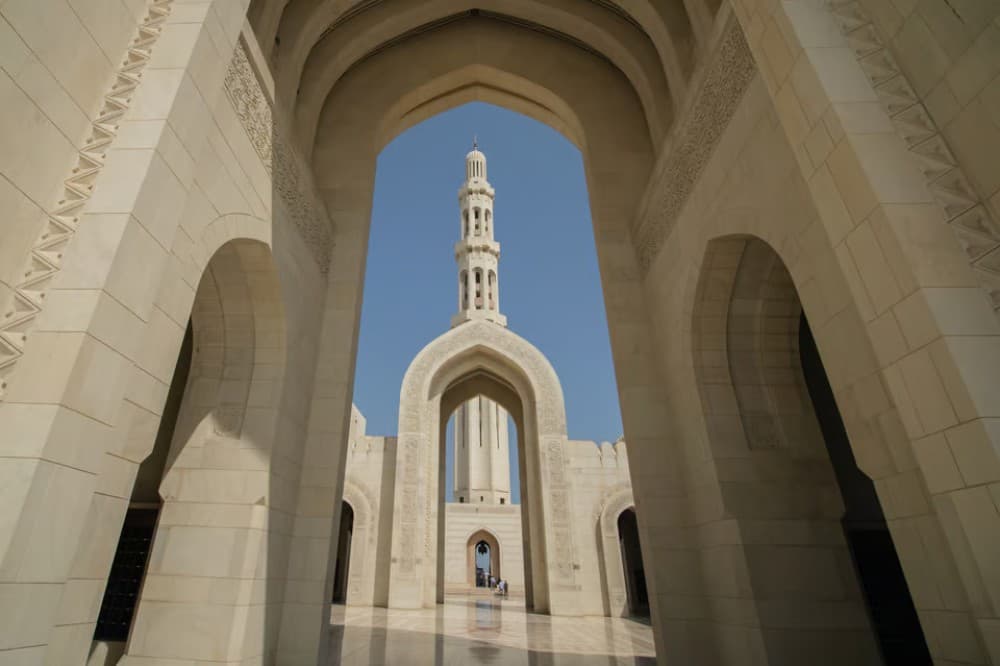 Muscat: Sultan Qaboos Mosque & Bait Al Zubair Museum Tour | ®ExcursionMania