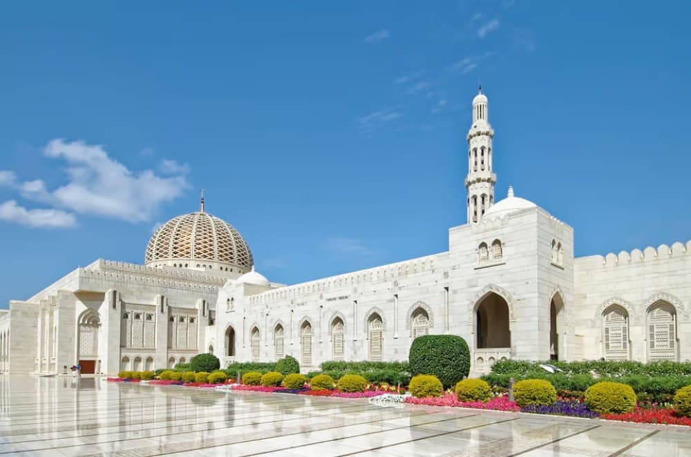 Muscat: Sultan Qaboos Mosque & Bait Al Zubair Museum Tour | ®ExcursionMania