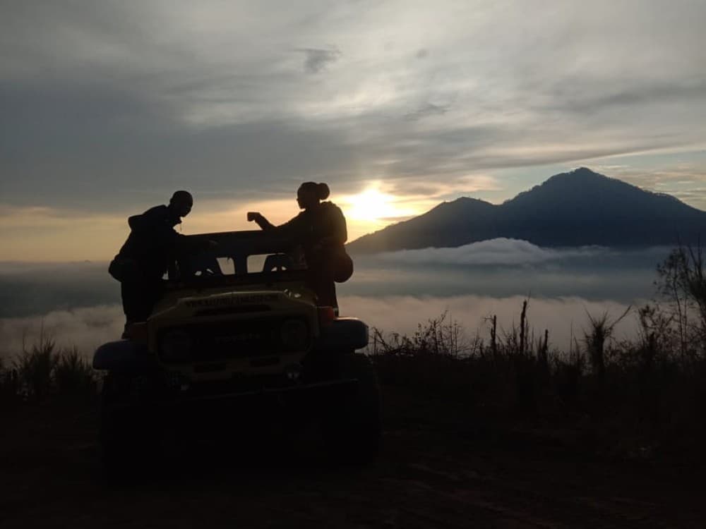 Mount Batur: SunsetSunrise 4WD Jeep Tour with Photographer | ®ExcursionMania