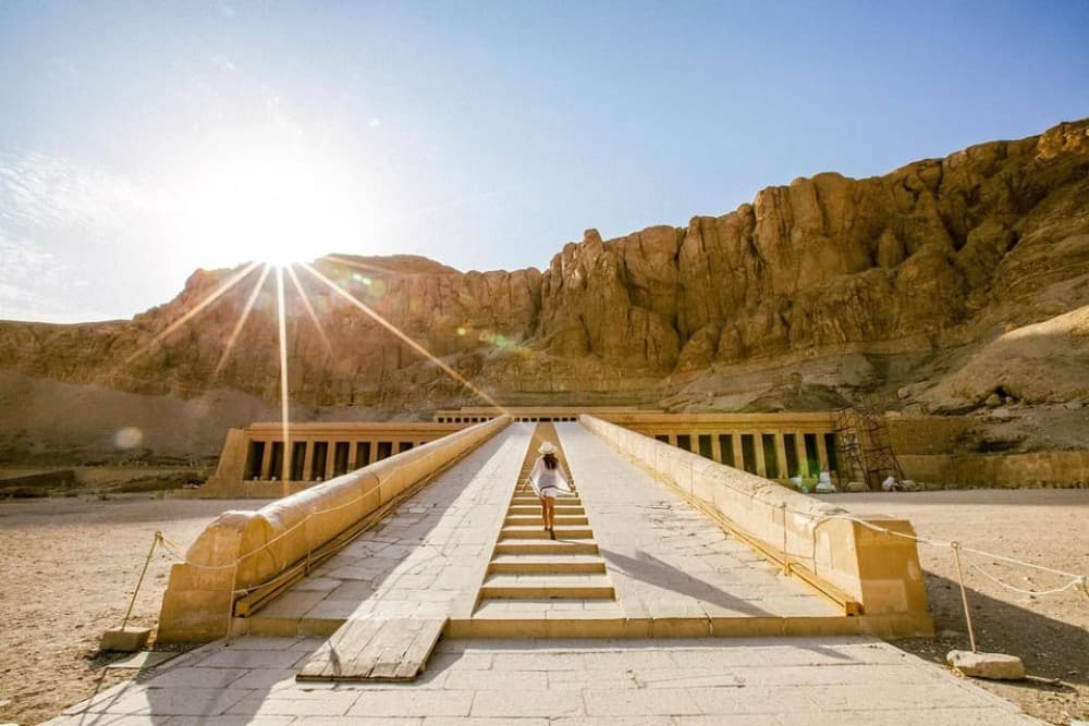 Cairo: Private Day Tour to Luxor with Sleeper train | ®ExcursionMania