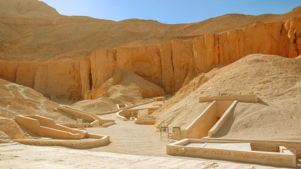 Cairo: Private Day Tour to Luxor with Sleeper train | ®ExcursionMania