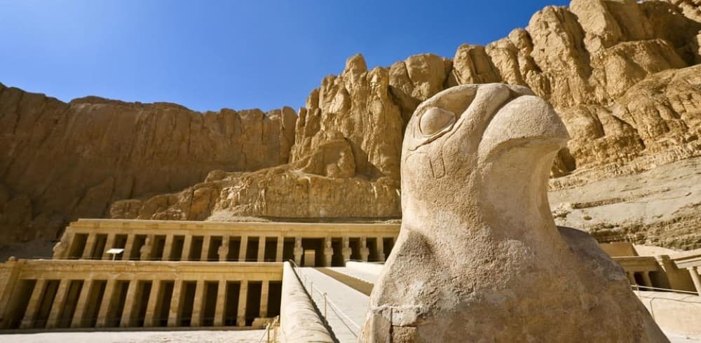 Cairo: Private Day Tour to Luxor with Sleeper train | ®ExcursionMania