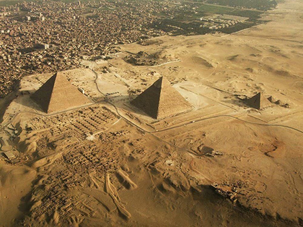 Cairo: Helicopter Flight Sightseeing Tour  Pyramids Landing | ®ExcursionMania