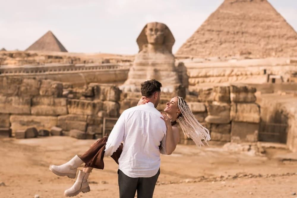Cairo: Private Pyramids Tour with Photographer and Transfer | ®ExcursionMania