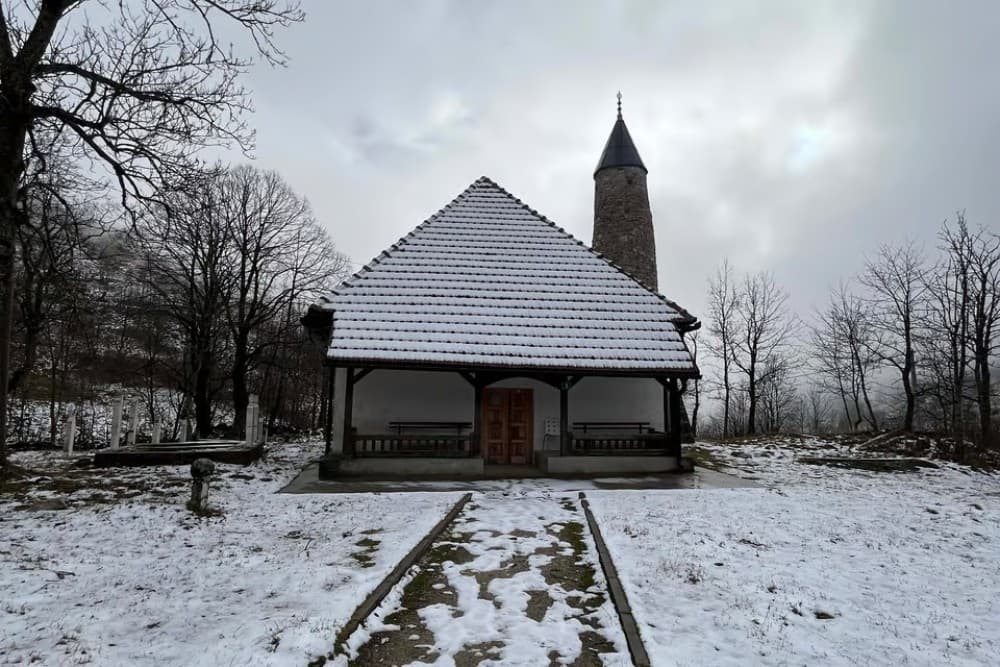 From Sarajevo to Umoljan, Bilici Lake & Bosnian Food Tasting | ®ExcursionMania