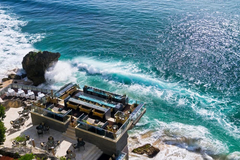 Uluwatu: Beach Club and Cliffside Private Bar Hopping Tour | ®ExcursionMania