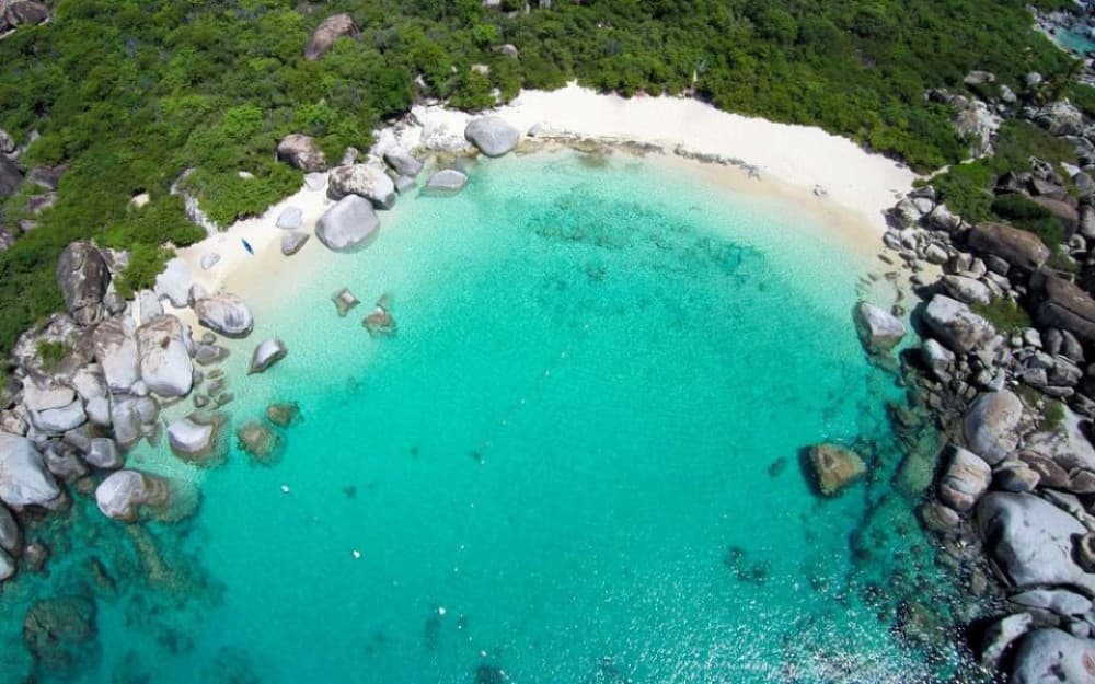 Amed: Tirta Gangga, Jemeluk Bay, & Virgin Beach Day Trip | ®ExcursionMania