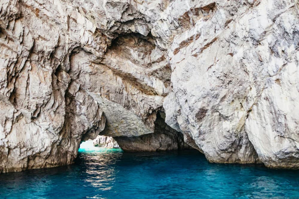 Capri: Island Boat Trip with Grottos | ®ExcursionMania
