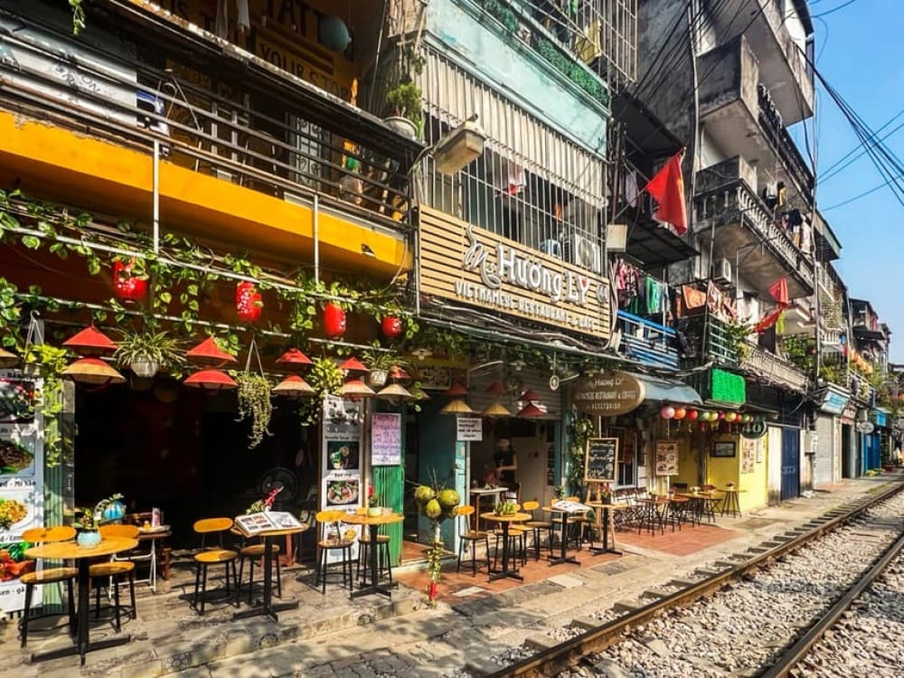 Hanoi: Guided Food Tour with Train Street Visit | ®ExcursionMania
