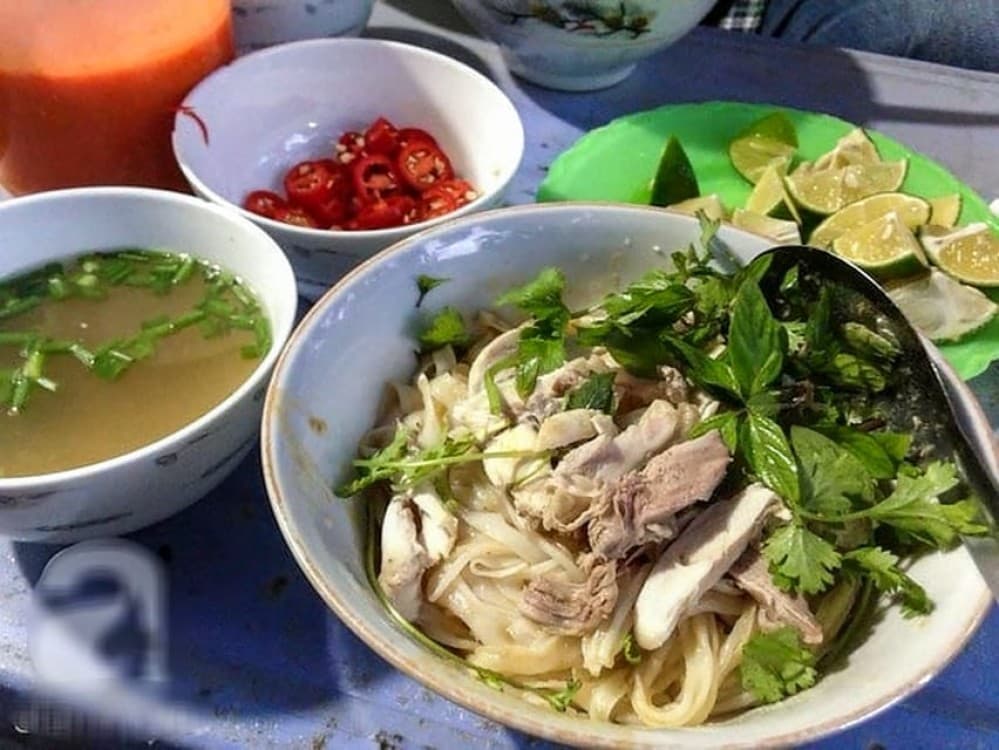 Hanoi: Guided Food Tour with Train Street Visit | ®ExcursionMania
