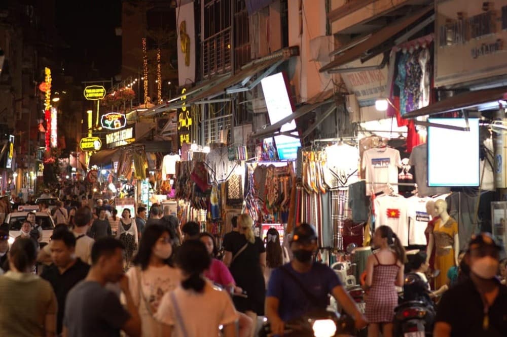 Weekend Hanoi Night Market & Street Food Tour | ®ExcursionMania