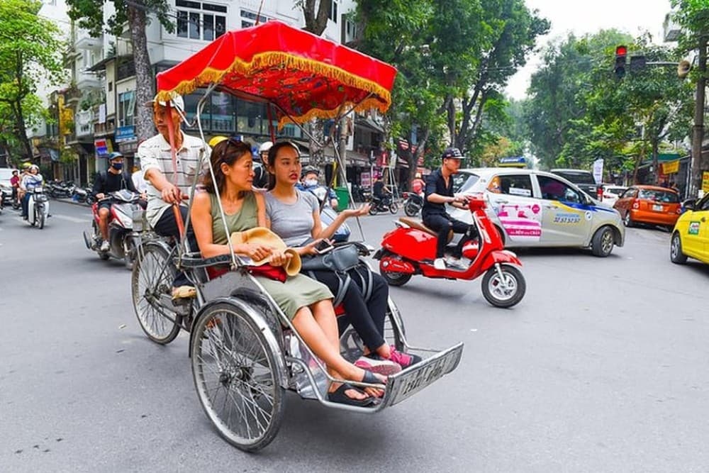 Hanoi Local Fresh Beer And Culinary Tour With Train Street | ®ExcursionMania