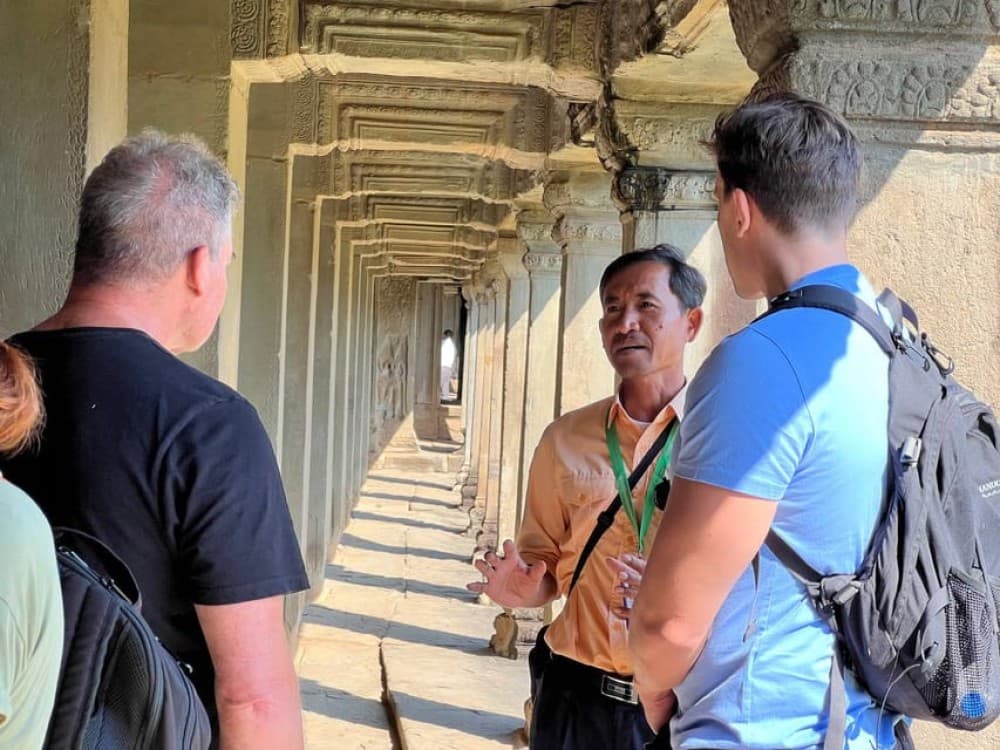 Siem Reap: E-Bike Guided Tour of Angkor Wat with Local Lunch | ®ExcursionMania