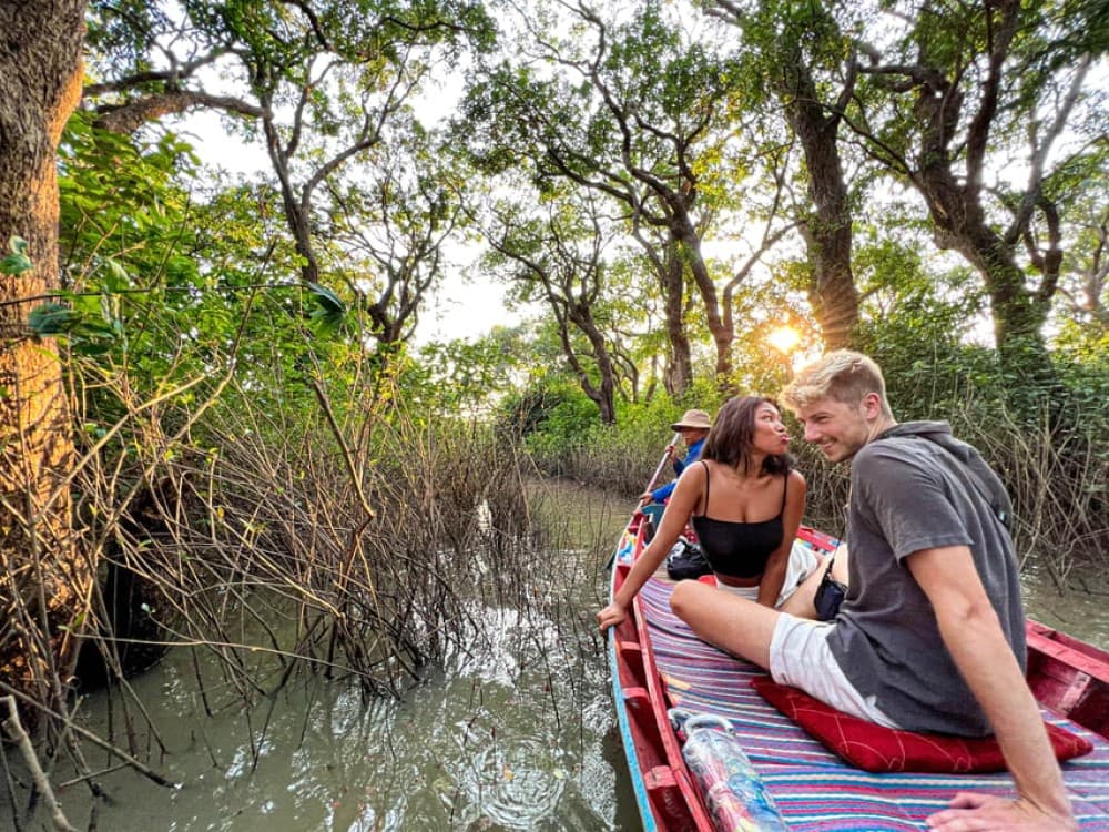 Siem Reap: Tonle Sap Sunset Boat Cruise with Transfers | ®ExcursionMania