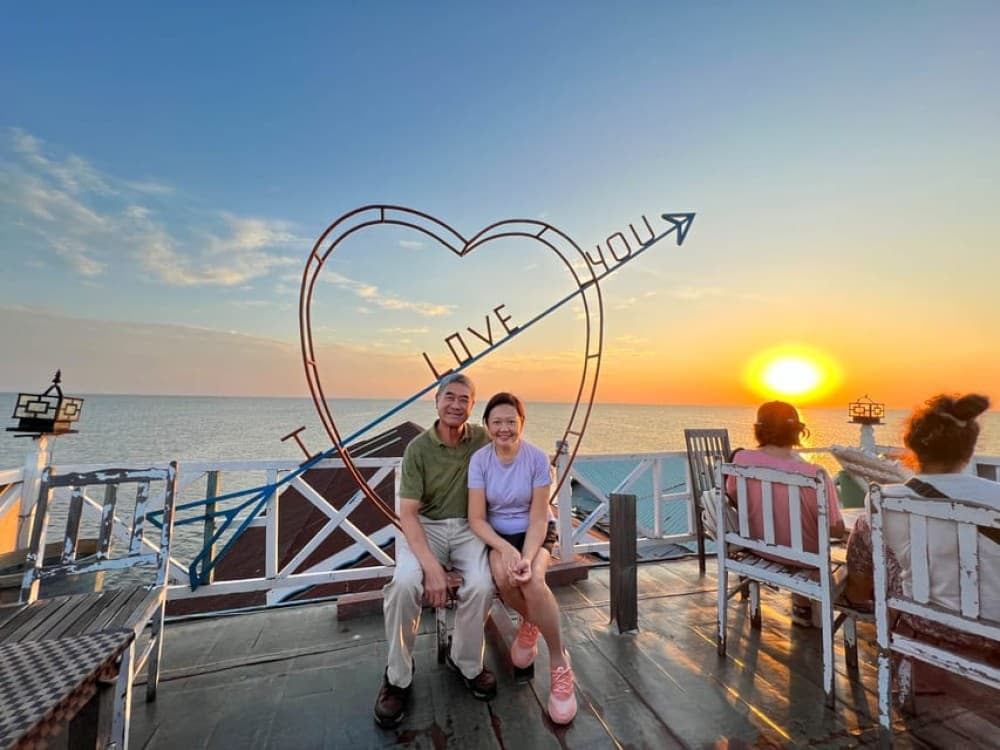 Siem Reap: Tonle Sap Sunset Boat Cruise with Transfers | ®ExcursionMania