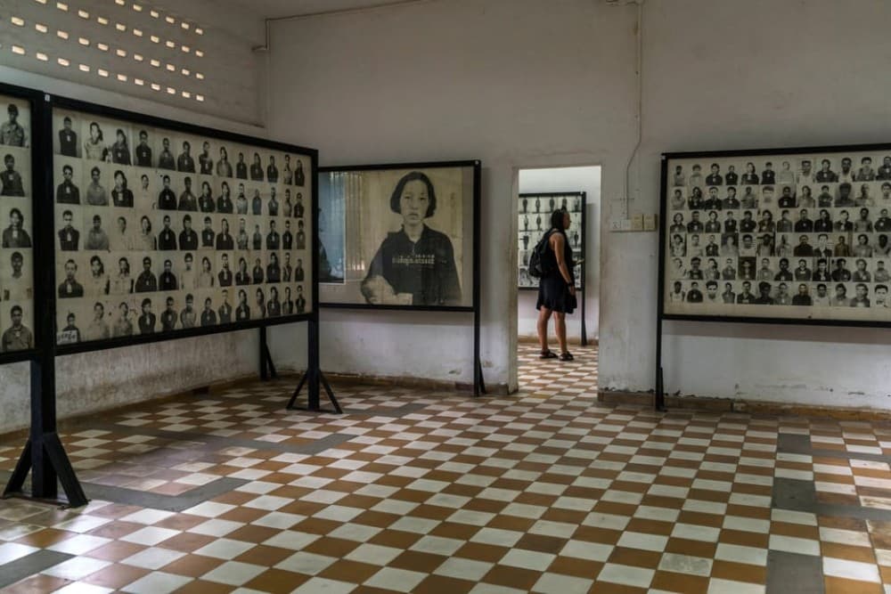 Phnom Penh: Tour of Tuol Sleng Prison and Choeng Ek Memorial | ®ExcursionMania