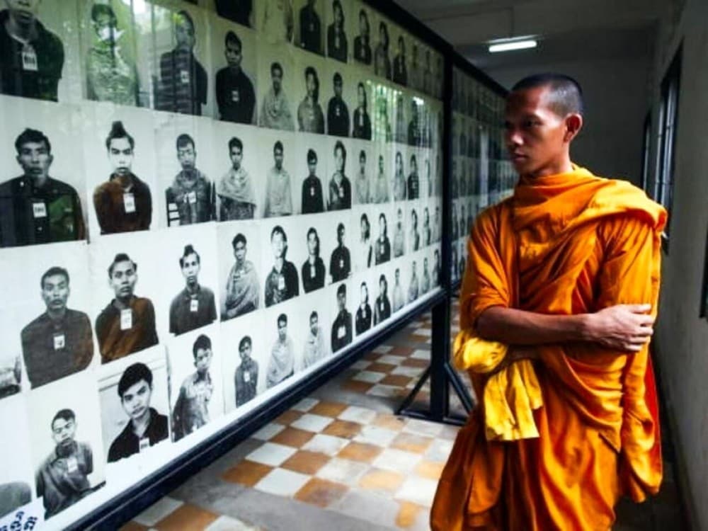 Phnom Penh: Tour of Tuol Sleng Prison and Choeng Ek Memorial | ®ExcursionMania