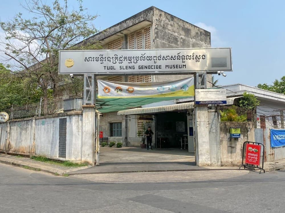 Phnom Penh: Tour of Tuol Sleng Prison and Choeng Ek Memorial | ®ExcursionMania
