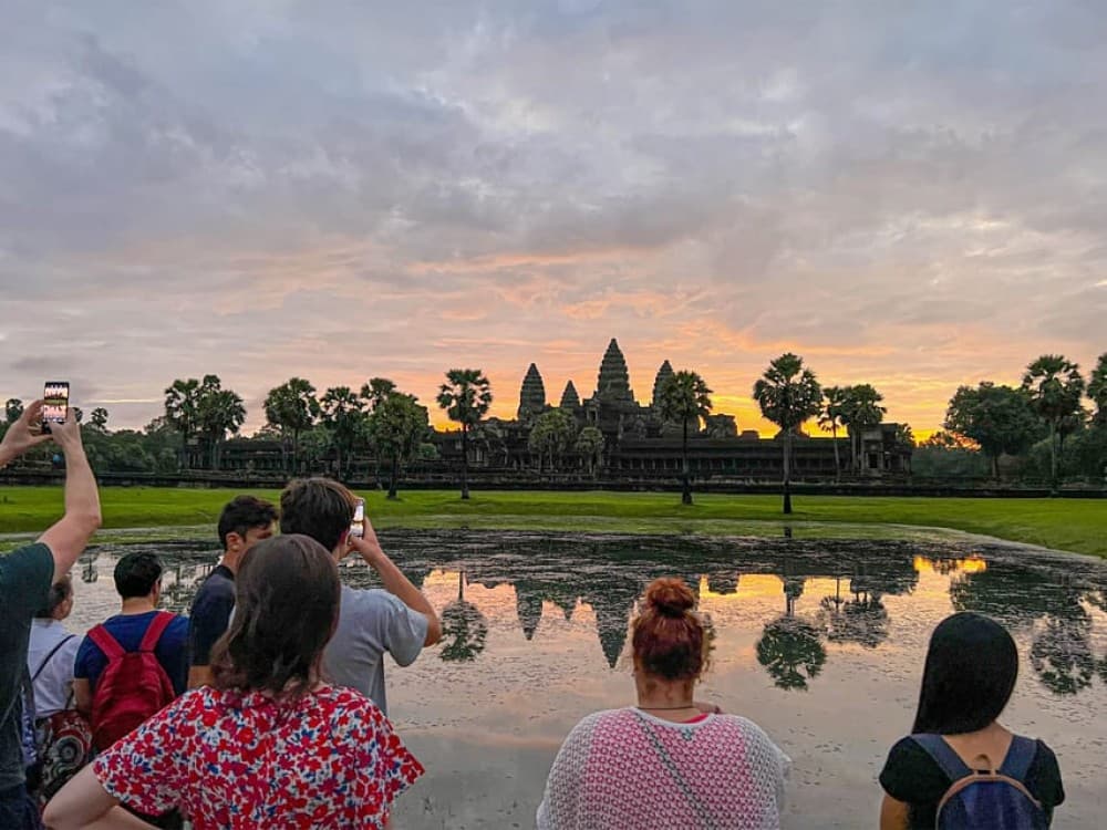 Angkor Wat Sunrise Small-Group Tour & Tonle Sap Boat Sunset | ®ExcursionMania
