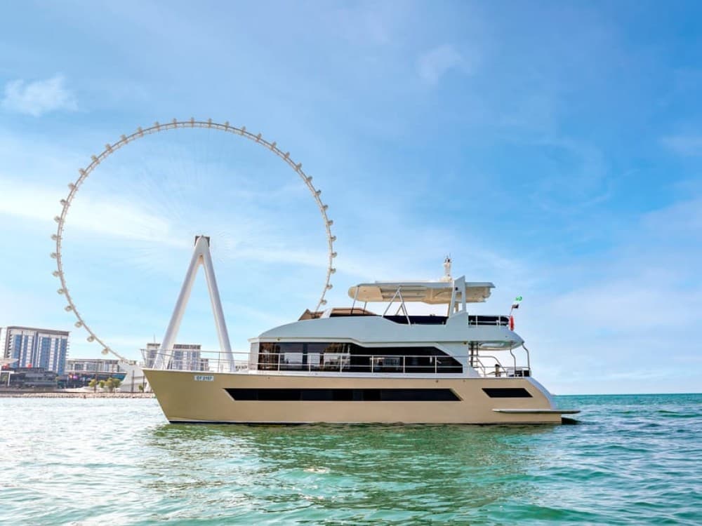 Dubai: Luxury Yacht Tour with Options to Add a BBQ Lunch | ®ExcursionMania