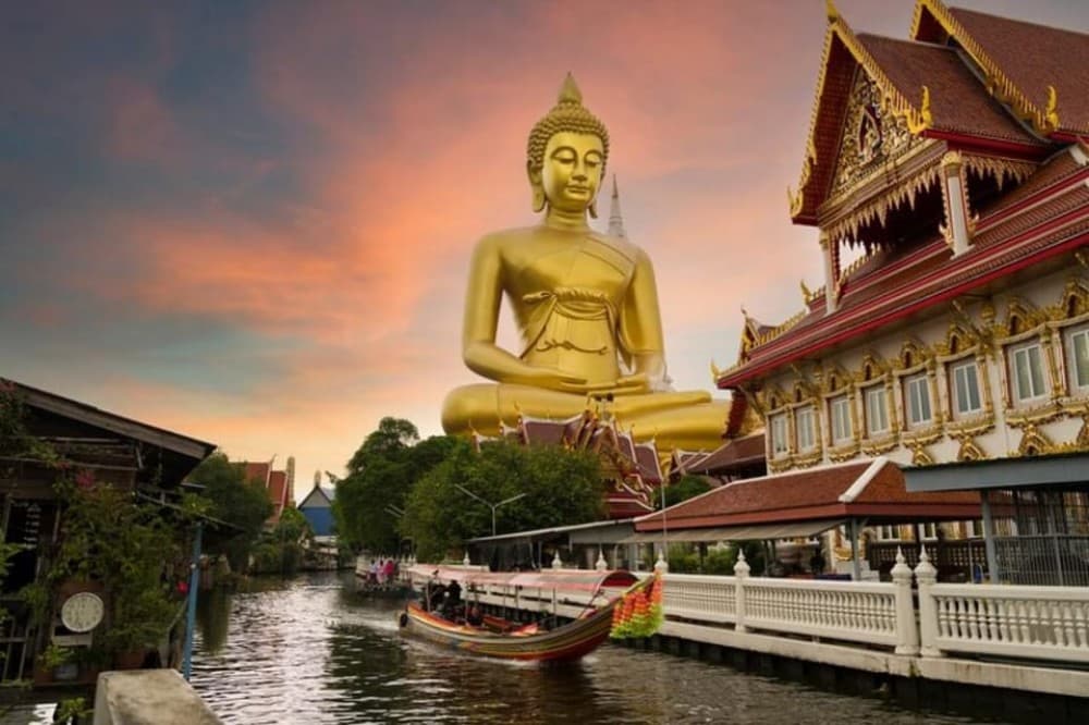 Taling Chan Floating Market