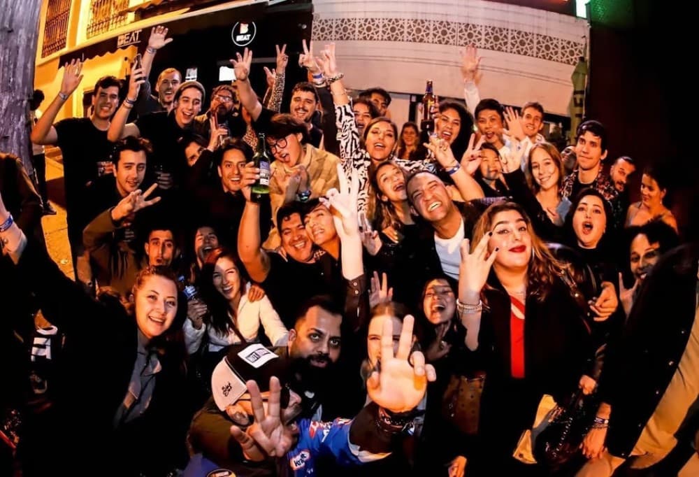 Istanbul: Party Pub Crawl with Party Bus | ®ExcursionMania