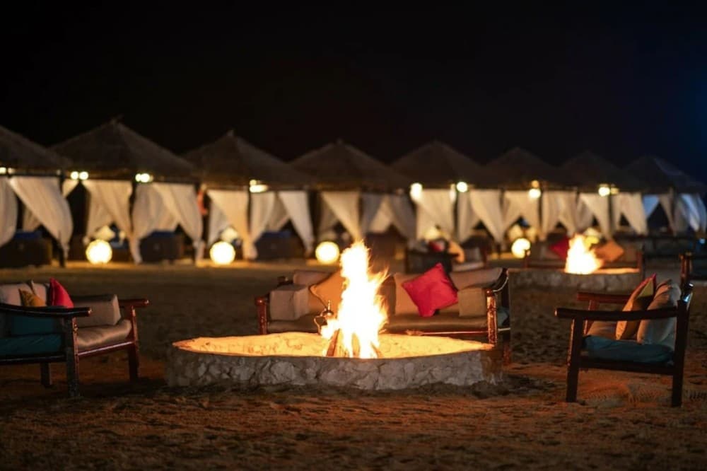 Doha: Full Day Desert Safari With BBQ Dinner | ®ExcursionMania