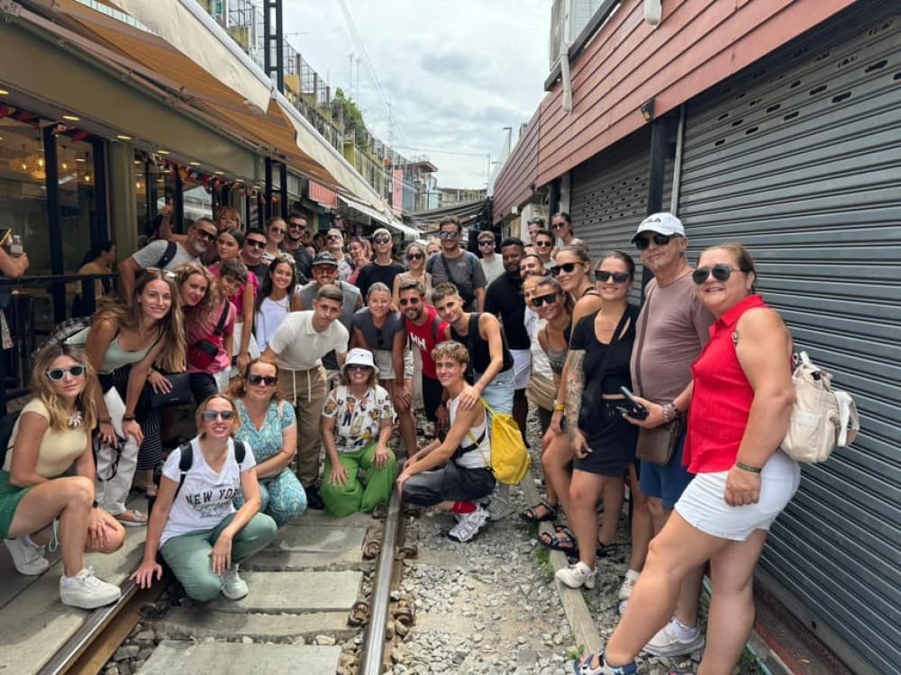 Bangkok: Damnoen Saduak and Mae Klong Train Markets | ®ExcursionMania