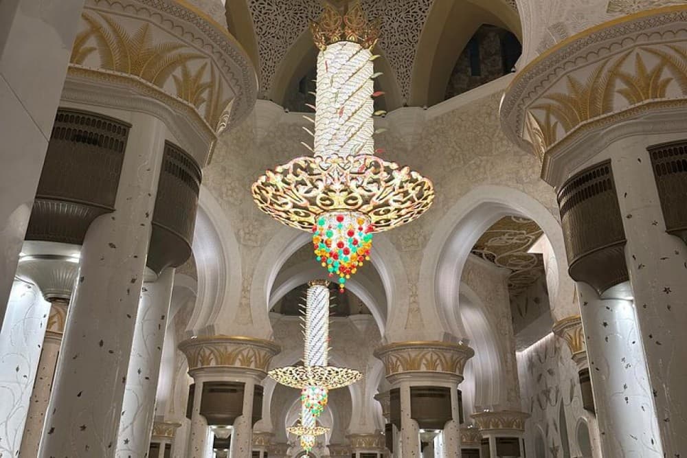 Abu Dhabi: Half Day Sightseeing Tour with Pick up & Drop off | ®ExcursionMania