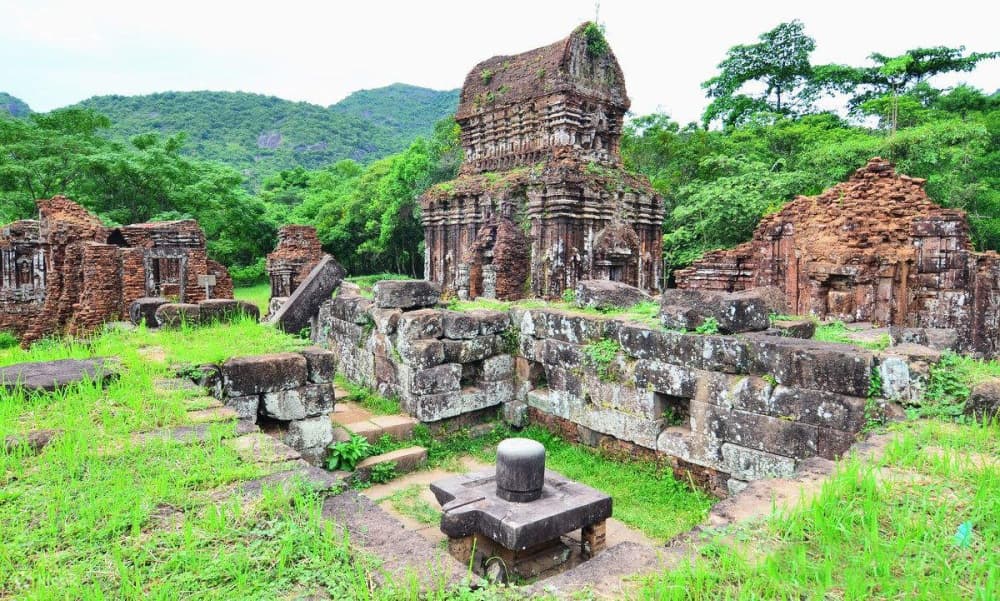 Amazing My Son Sunset Deluxe Small Group tour | ®ExcursionMania