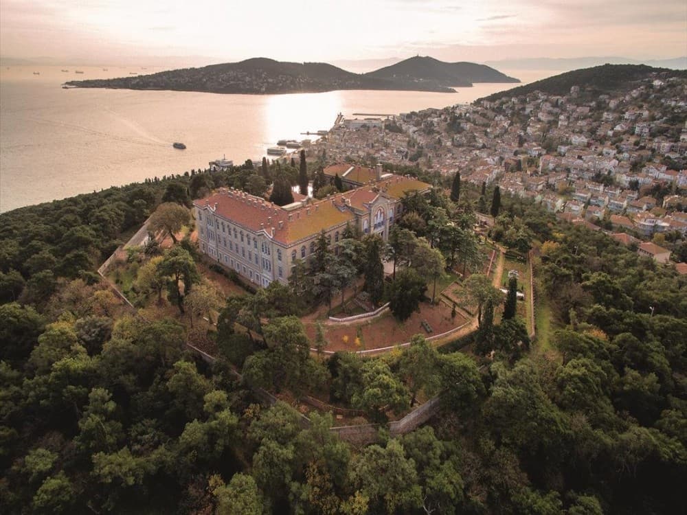 Istanbul: Princess Islands with Lunch and Hotel Transfer | ®ExcursionMania
