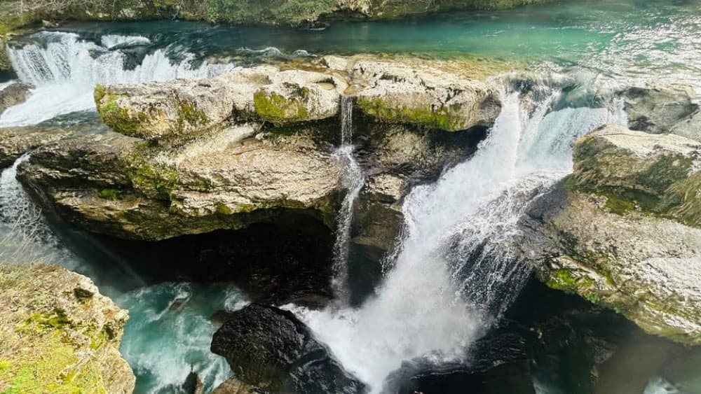 From Kutaisi:Canyons and caves tour with transfer to Tbilisi | ®ExcursionMania