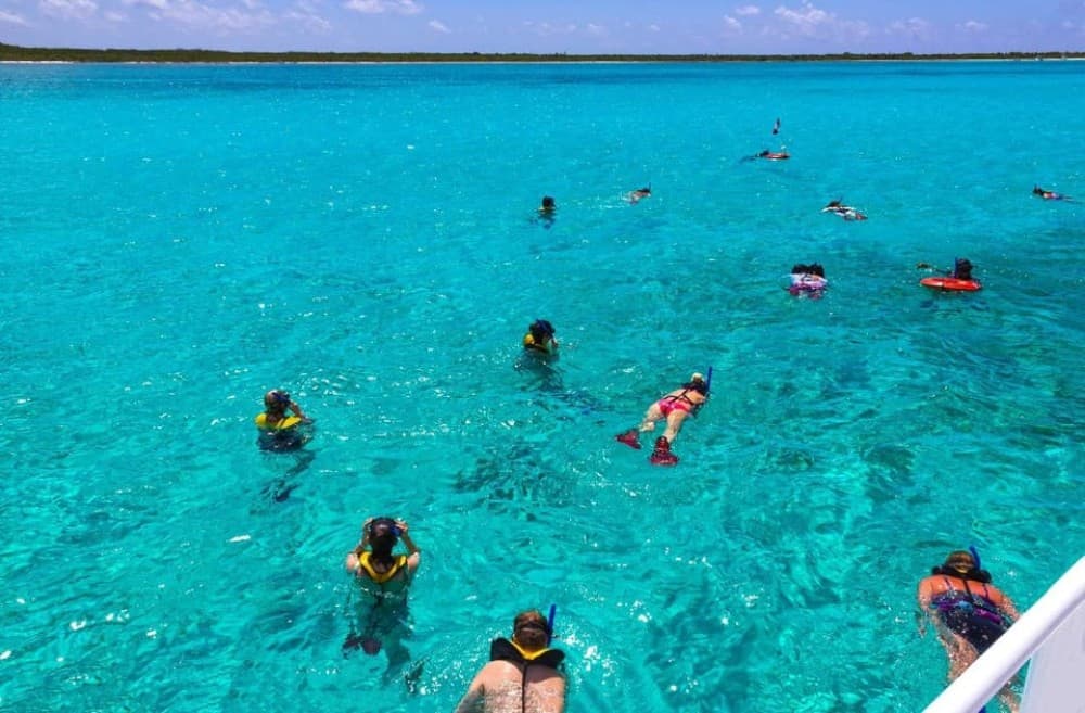 Sharm El Sheikh: Luxury boat Cruise with Snorkeling & Lunch | ®ExcursionMania