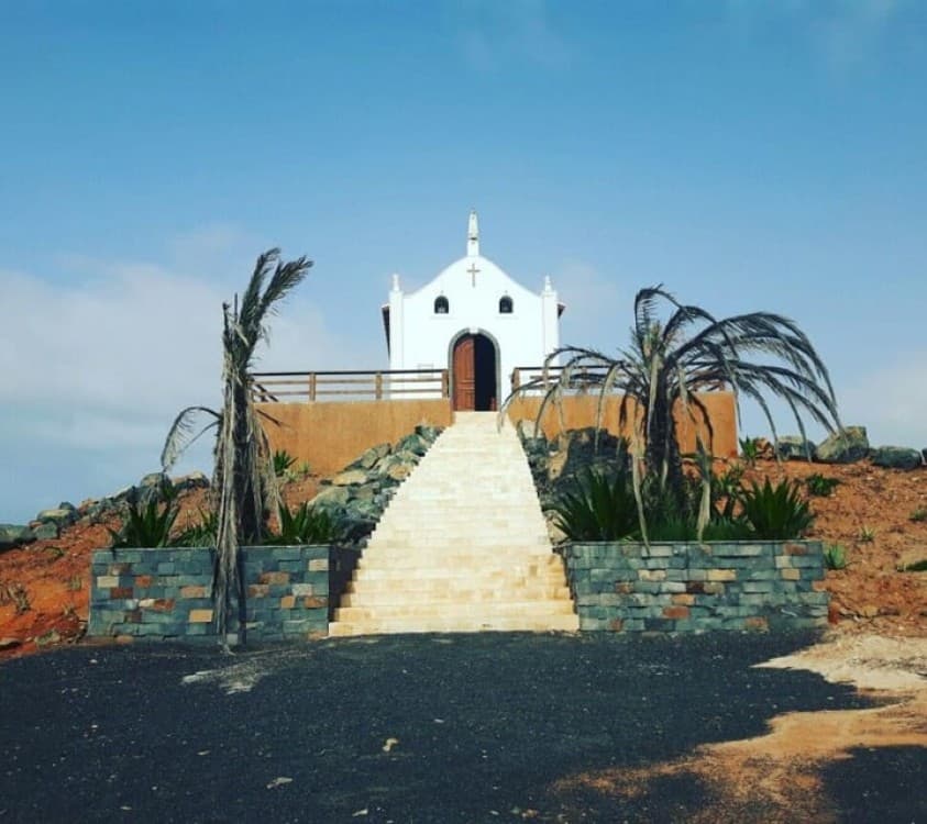 Shipwreck, Fatima Chapel, Viana Desert & Rabil Pottery | ®ExcursionMania