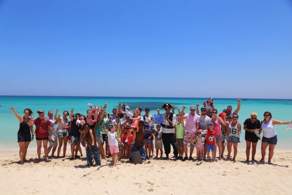 Cairo: Luxury Snorkeling Cruise & lunch with optional pickup | ®ExcursionMania