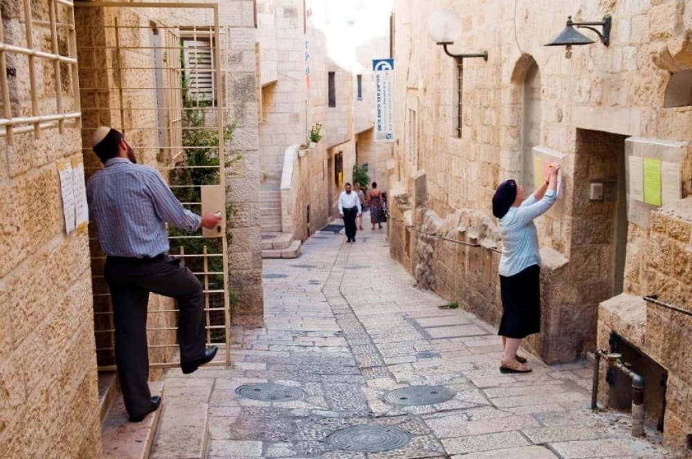Krakow: Jewish Quarter and Schindlers Factory Guided Tour | ®ExcursionMania