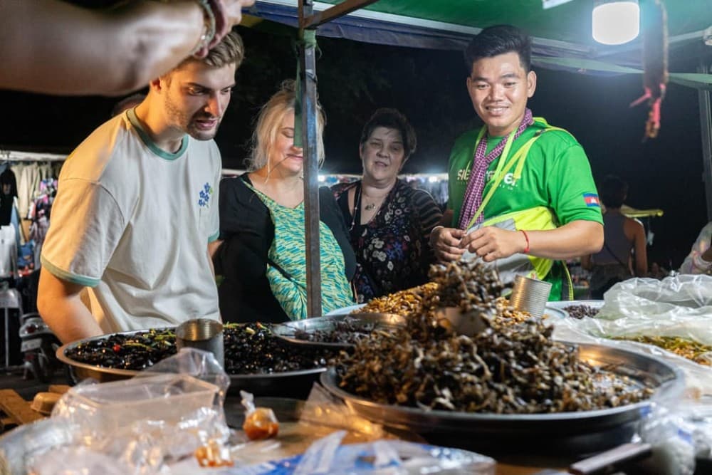 Siem Reap: Evening Food Tour with 10 Local Tastings | ®ExcursionMania