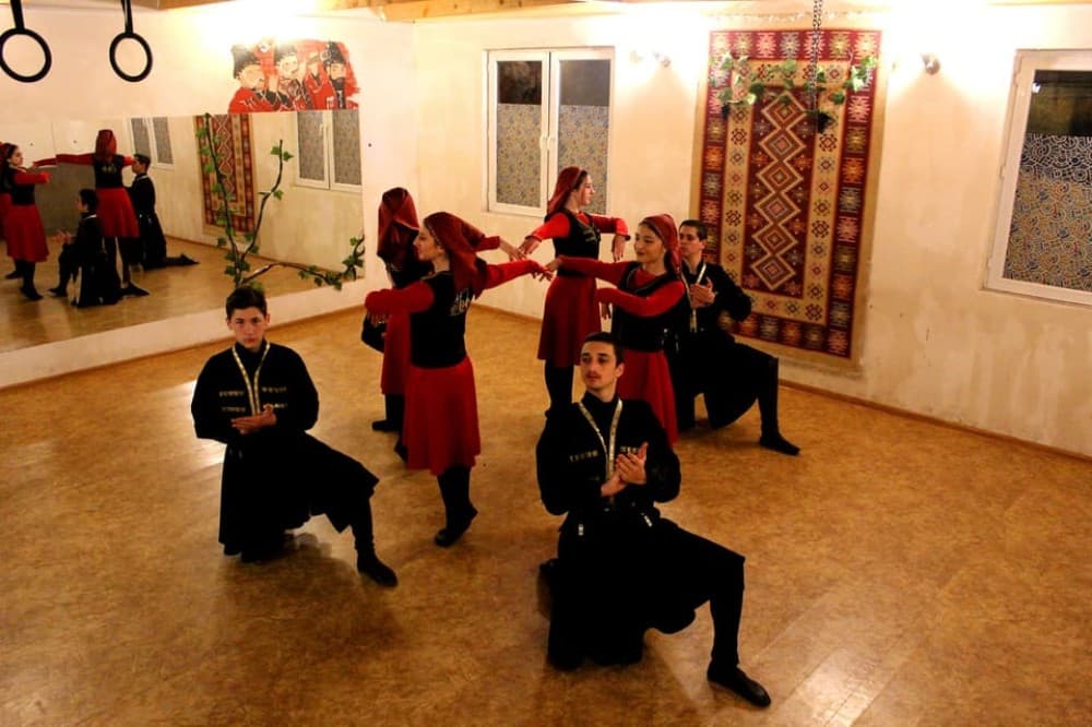 Tbilisi: Georgian Traditional Folklore Show in the city | ®ExcursionMania