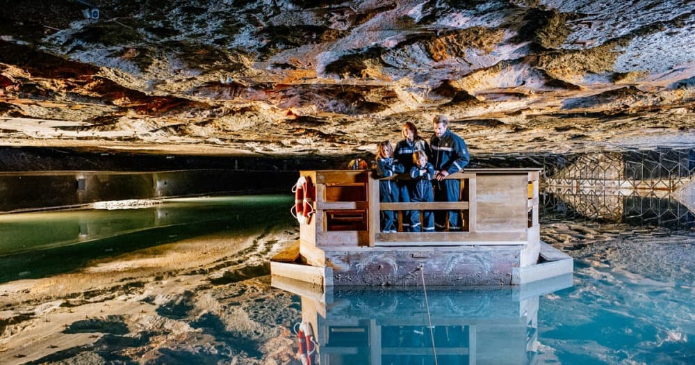 Krakow: Schindlers Factory, Jewish Ghetto, & Salt Mine Tour | ®ExcursionMania