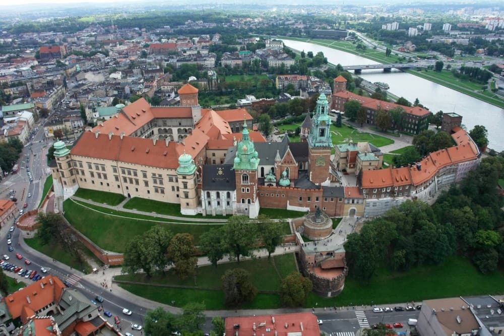 Krakow: Rynek Underground & Wawel Castle, Cathedral Tour | ®ExcursionMania