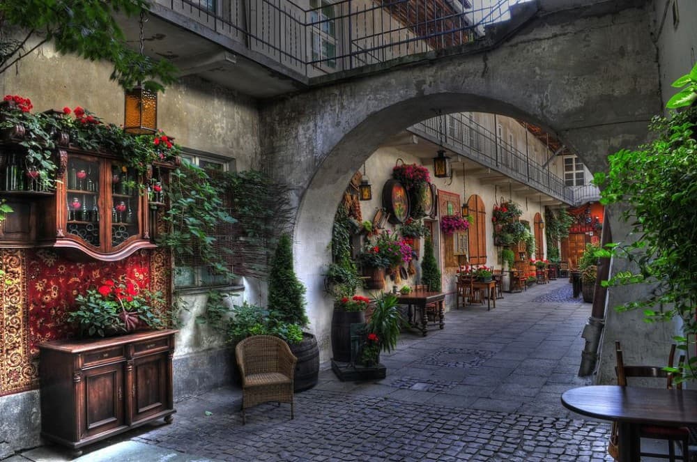Krakow: Kazimierz, Schindlers Factory, & Ghetto Guided Tour | ®ExcursionMania